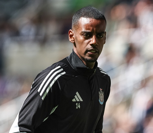  利物浦客胜热刺：伊萨克伤情剖析与潜在缺战时长预估