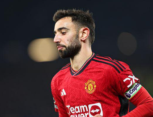 曼联队长B费去留成疑,球员担忧其夏窗离队