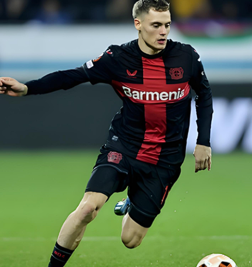 埃基蒂克：逐梦前行，共话足坛良伴